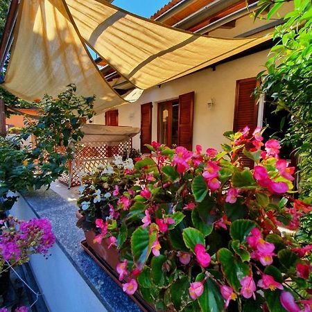 Beb I Portici Bed and Breakfast Τσερνόμπιο Εξωτερικό φωτογραφία