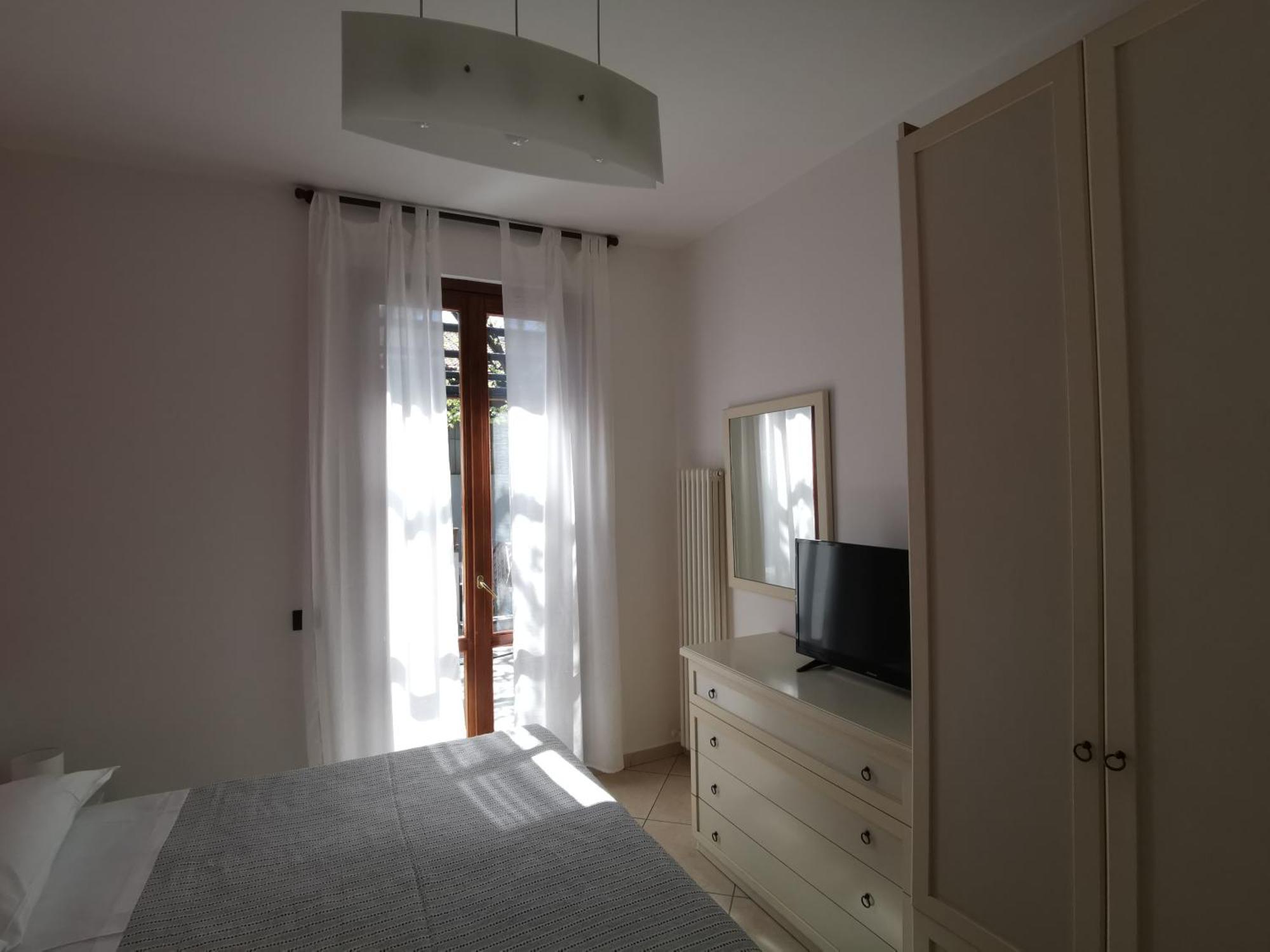 Beb I Portici Bed and Breakfast Τσερνόμπιο Δωμάτιο φωτογραφία